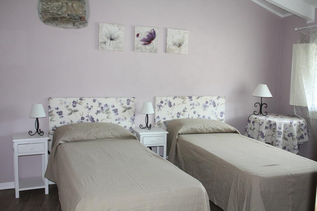 Il Cortile Friendly House Hotel Borgomanero Room photo